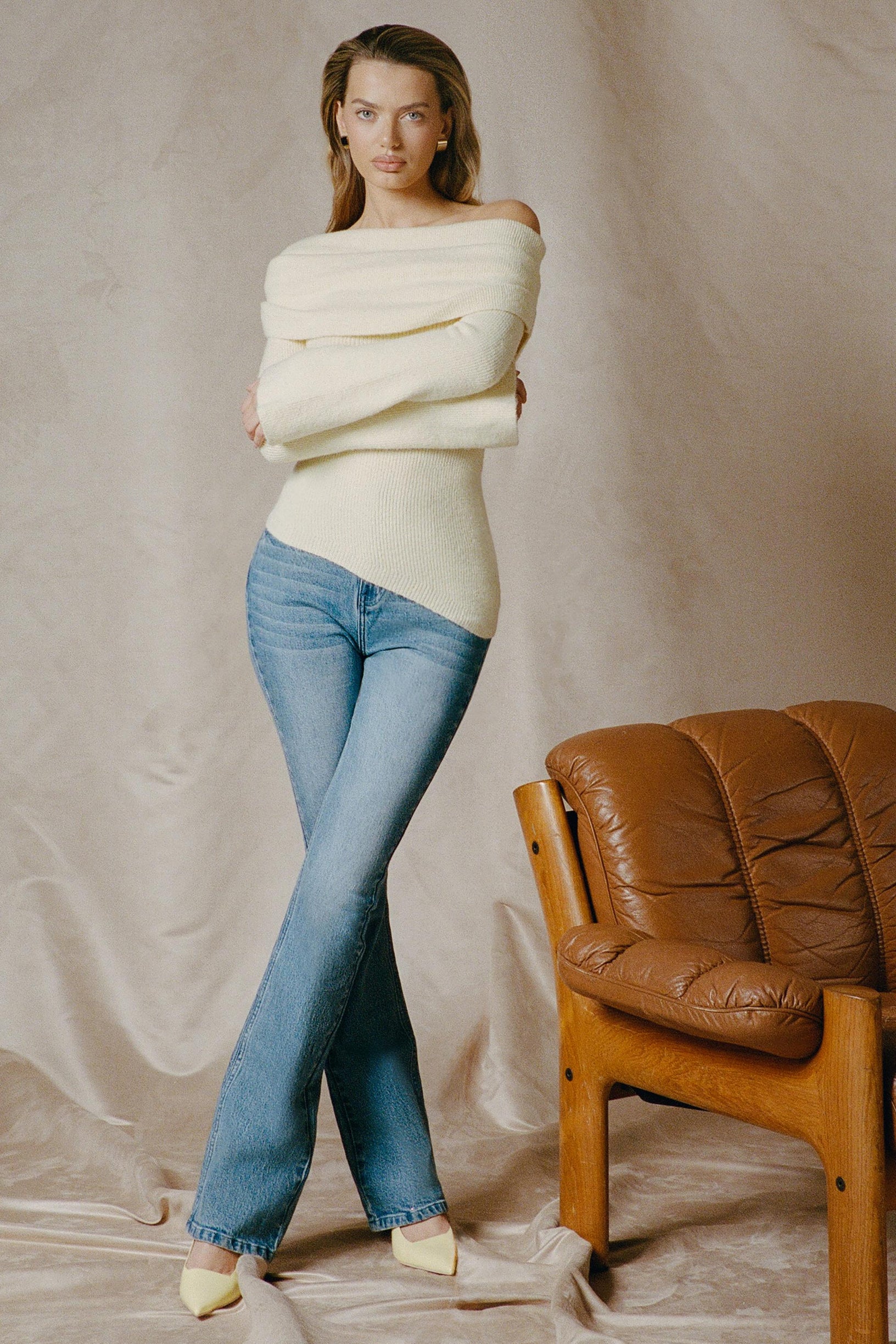High-Rise Flared Jeans in Vintage Wash - 1