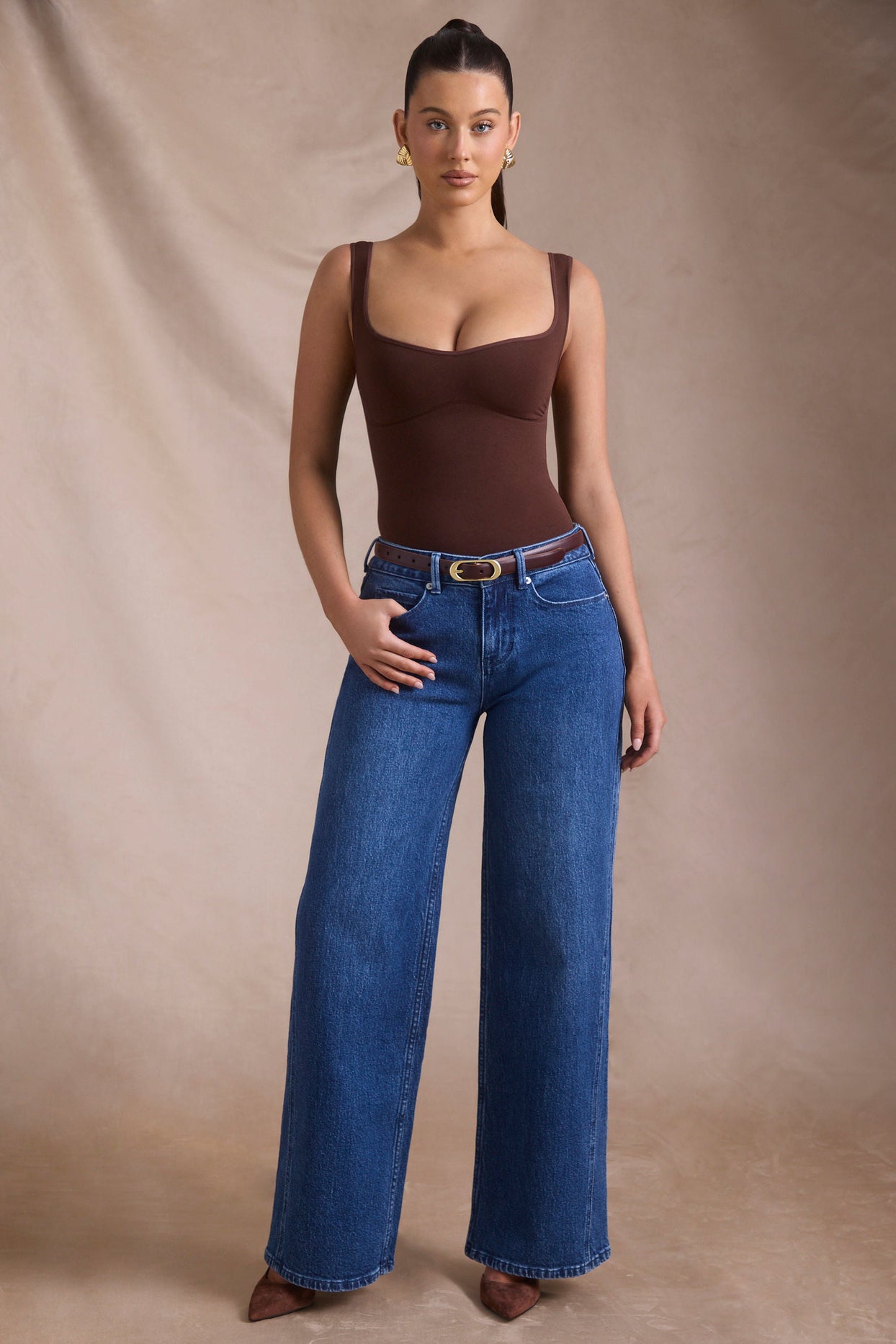 Low-Rise Wide-Leg Jeans in Indigo Wash