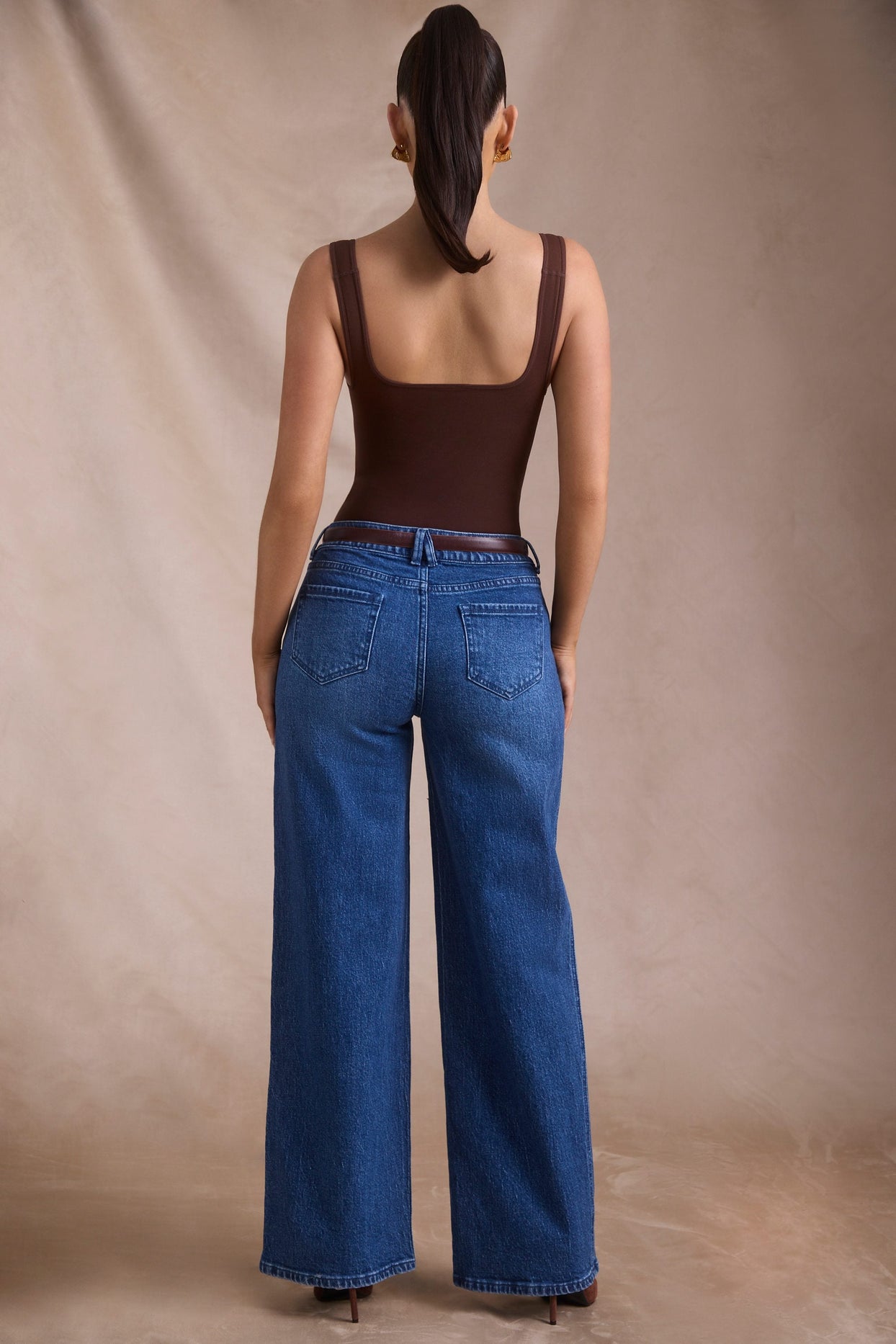 Low-Rise Wide-Leg Jeans in Indigo Wash