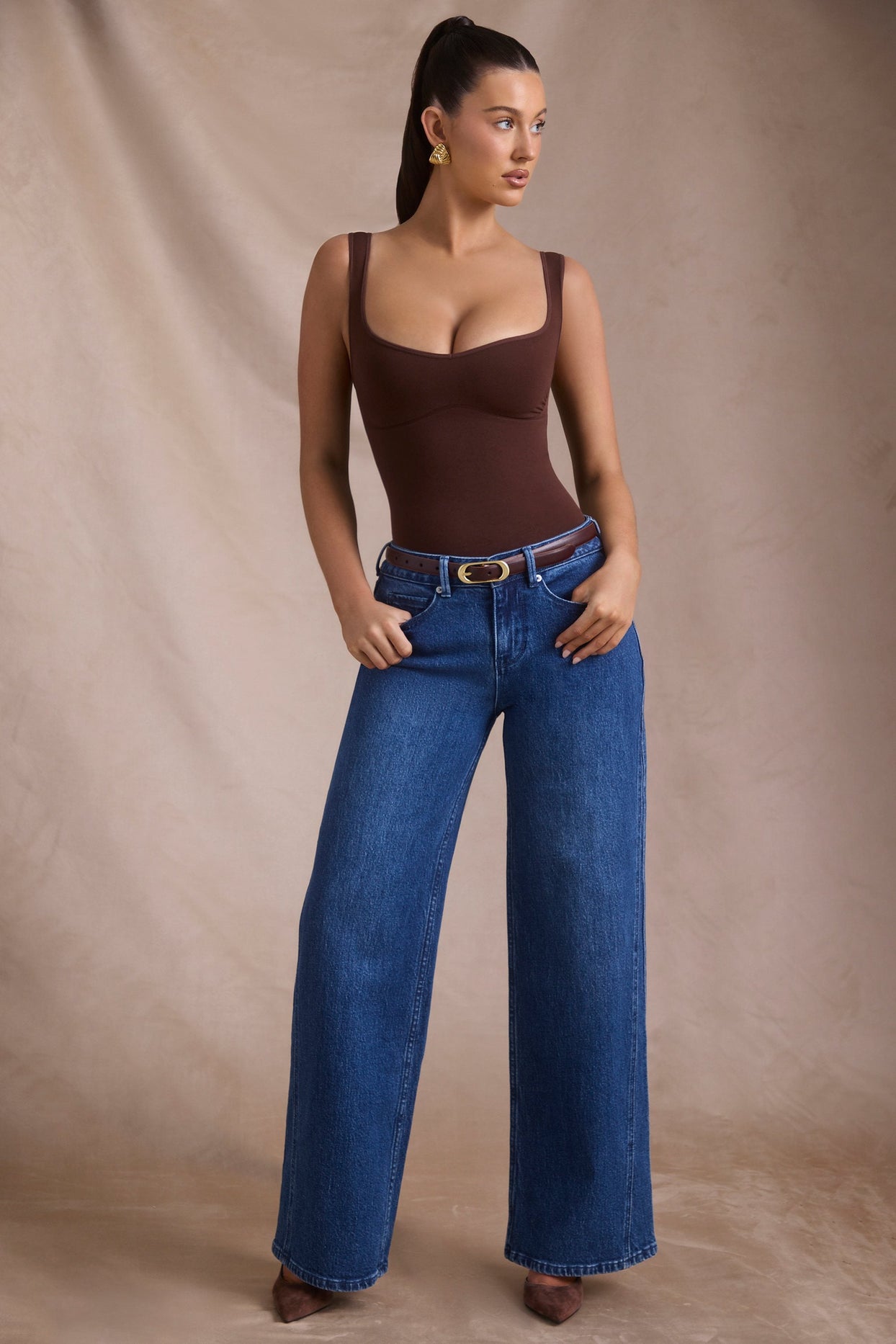 Low-Rise Wide-Leg Jeans in Indigo Wash