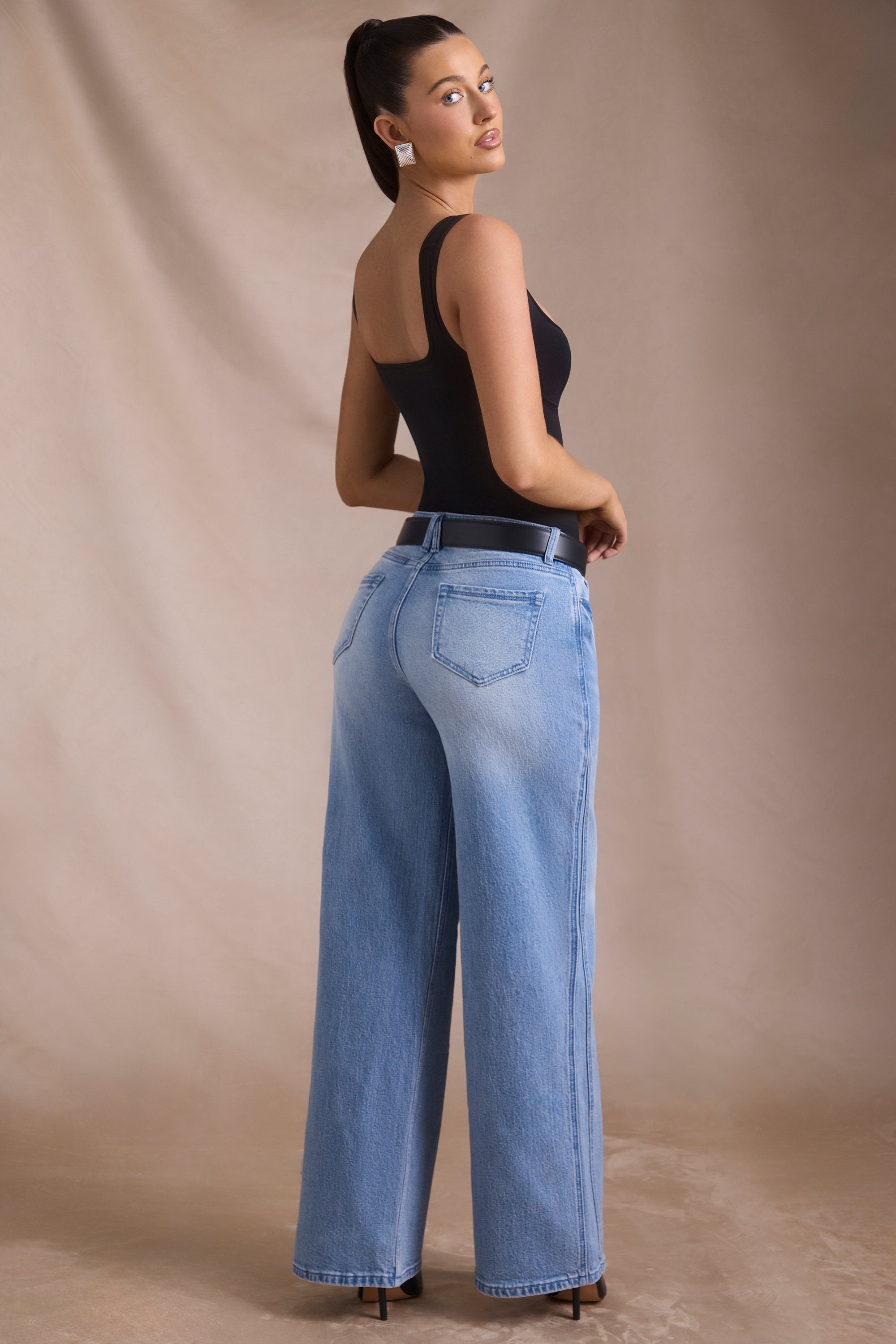 Low-Rise Wide-Leg Jeans in Vintage Wash