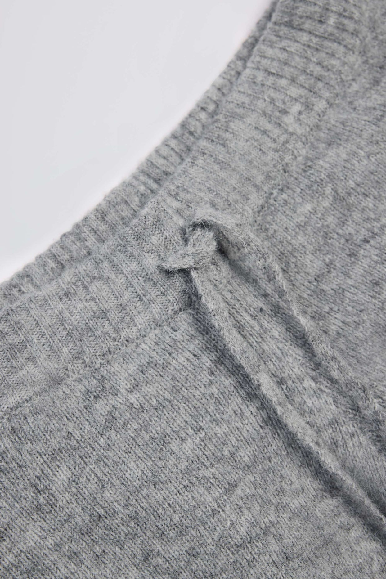 Mid-Rise Wide-Leg Knit Joggers in Grey
