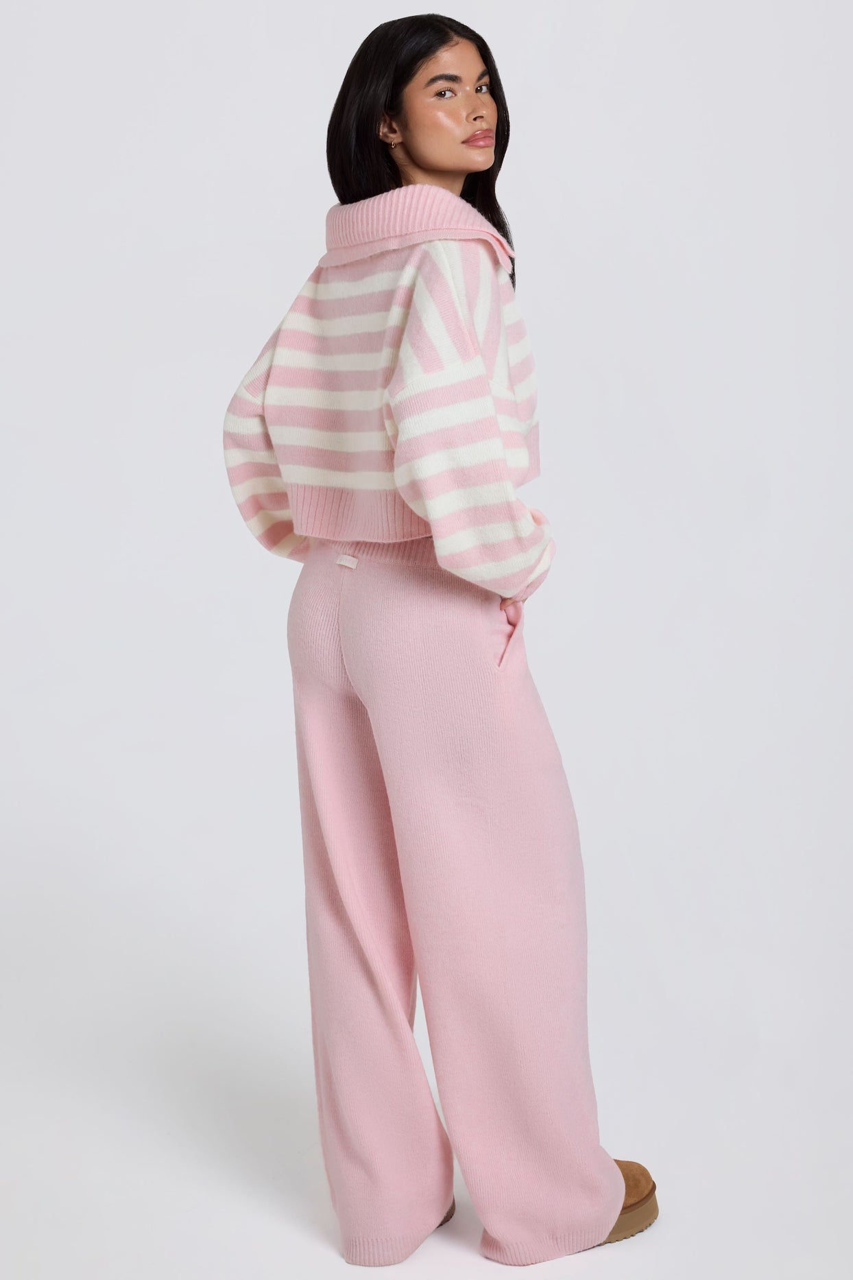 Mid-Rise Wide-Leg Knit Joggers in Soft Pink