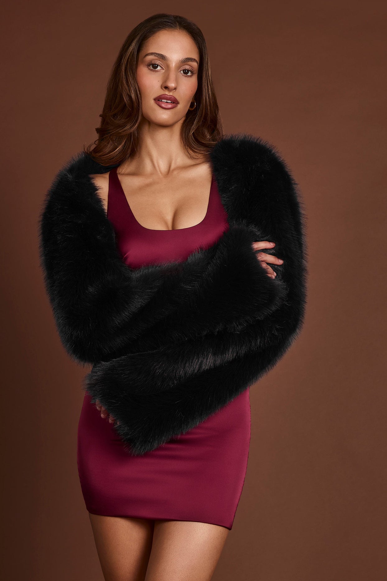 Faux Fur Tie-up Sleeves in Black
