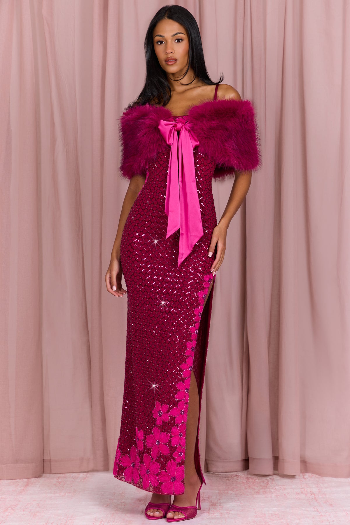 ⁣⁢شال فرو برباط شريطي باللون الفوشيا الوردي⁤⁣