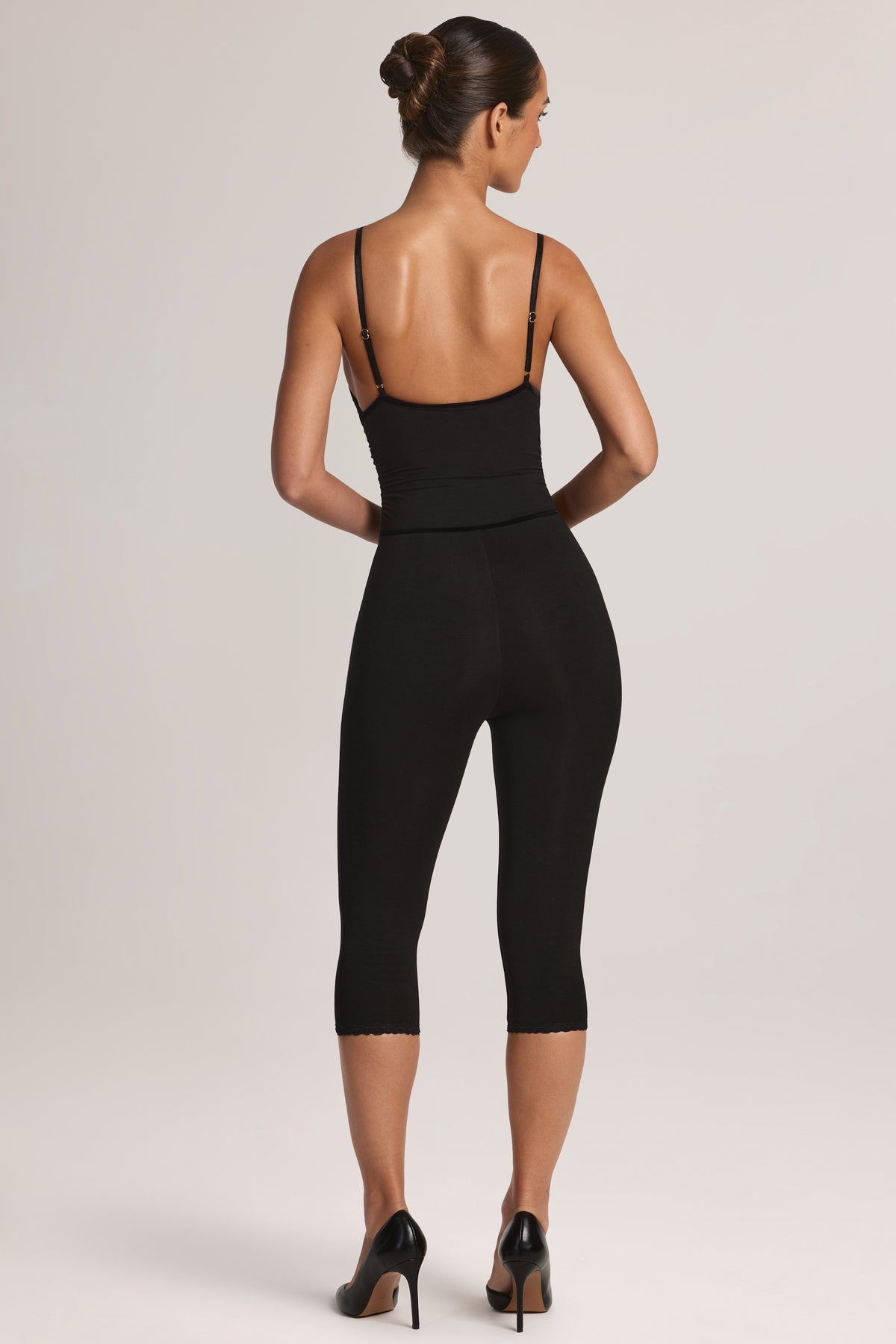⁣⁢جمبسوت Modal Capri باللون الأسود⁤⁣ - 2