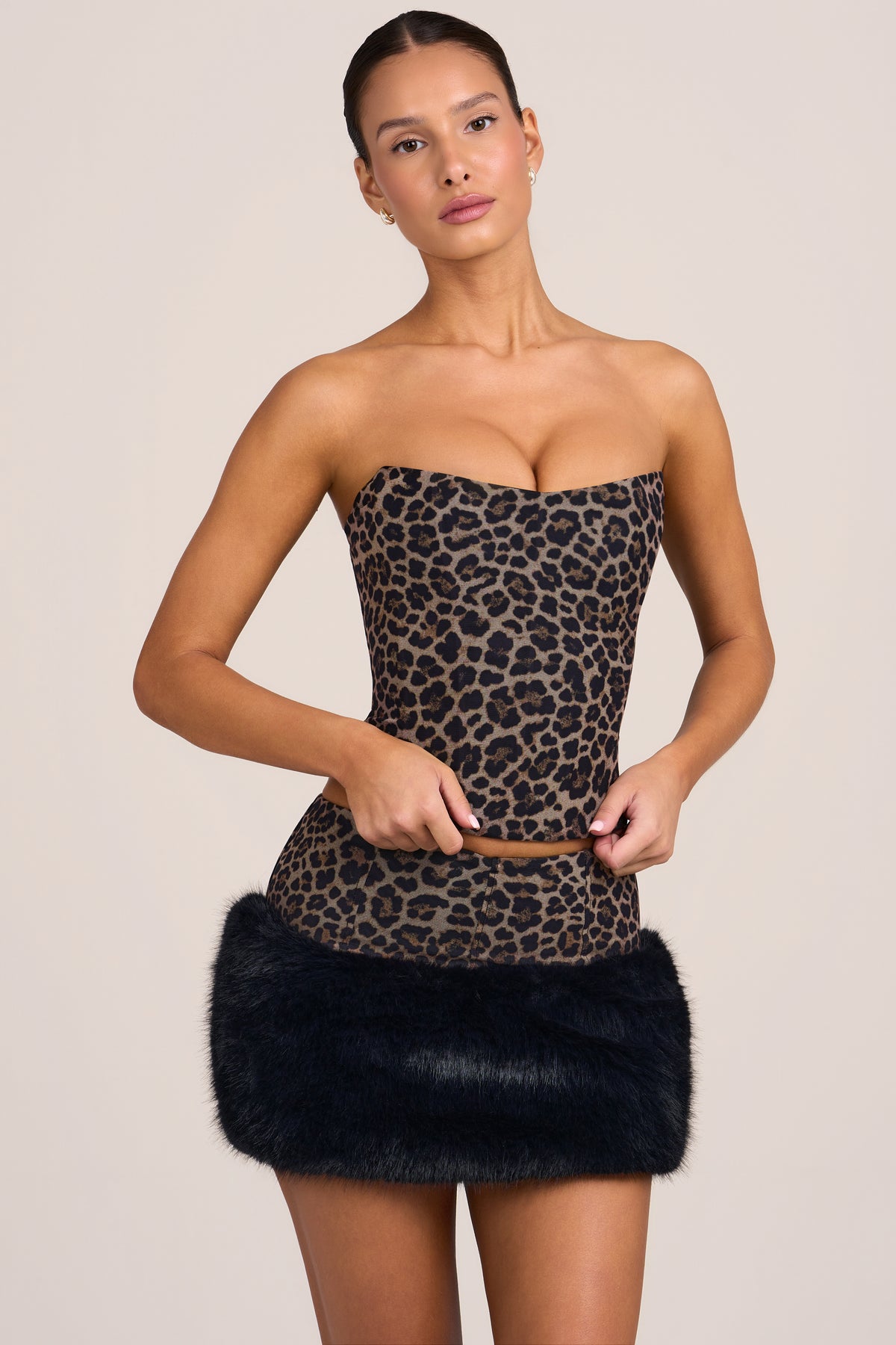 Faux Fur Low-Rise Mini Skirt in Leopard Print