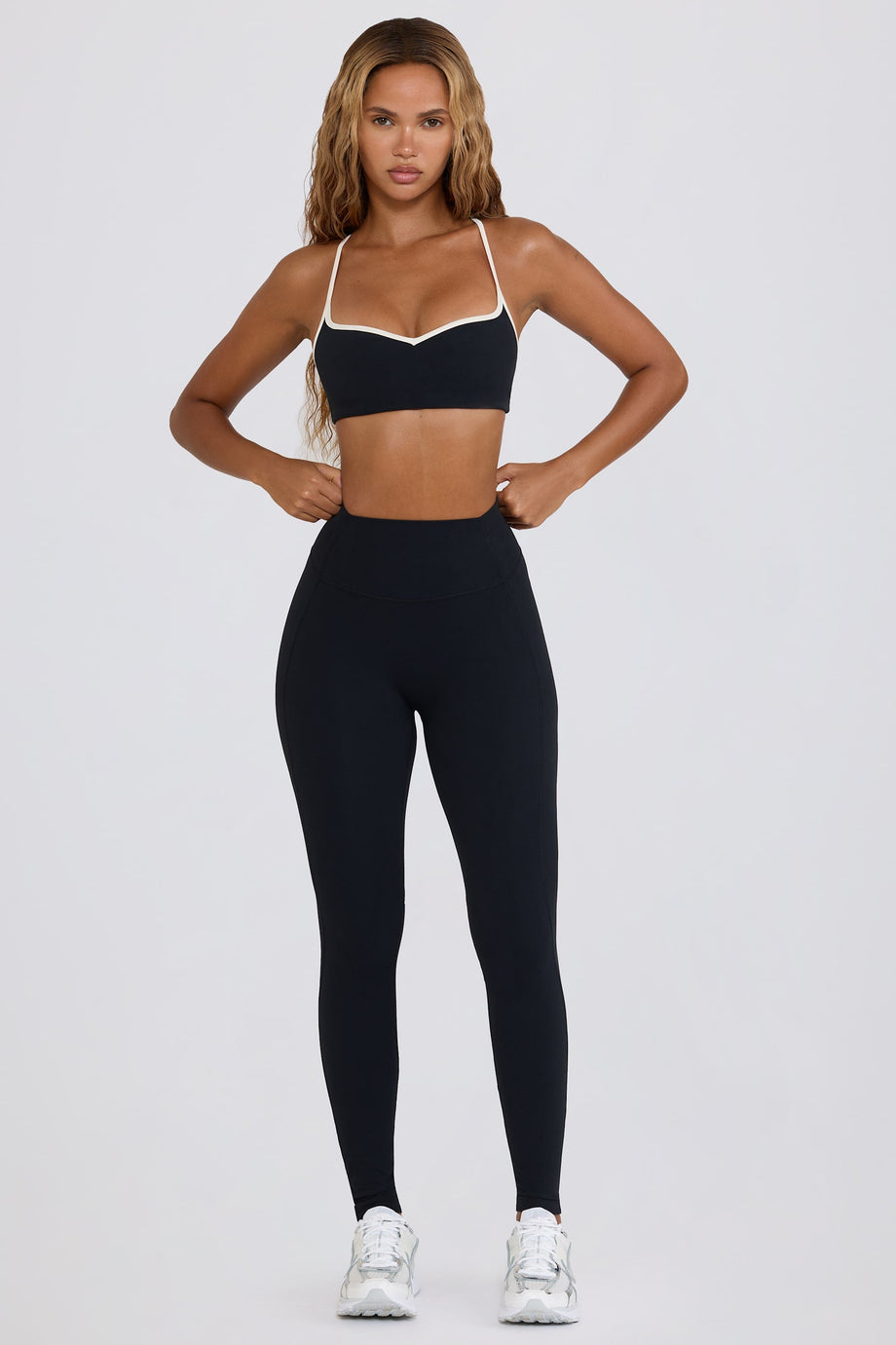 Soft Active Mid-Rise Leggings in Black