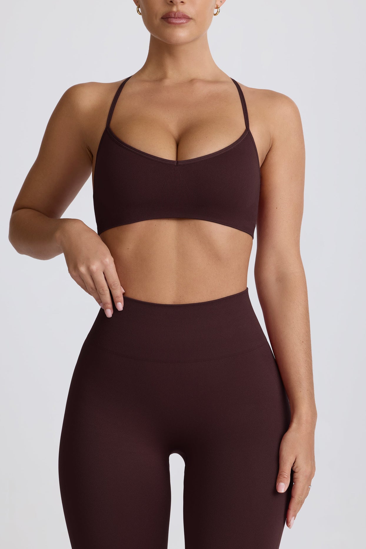 Super Sculpt Seamless Cross-Back Sports Bra in Chocolate