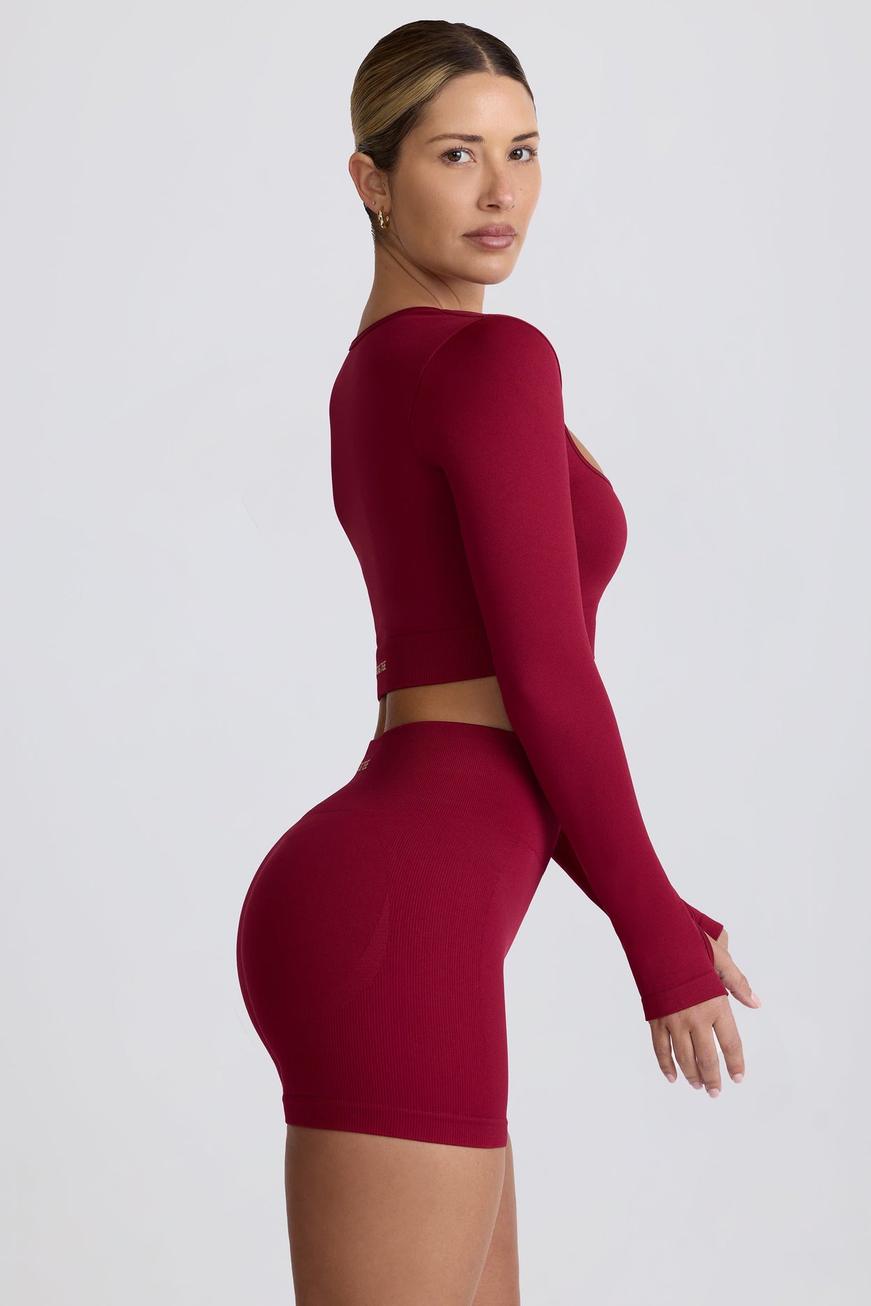 Super Sculpt Seamless Long-Sleeve Crop Top in Burgundy