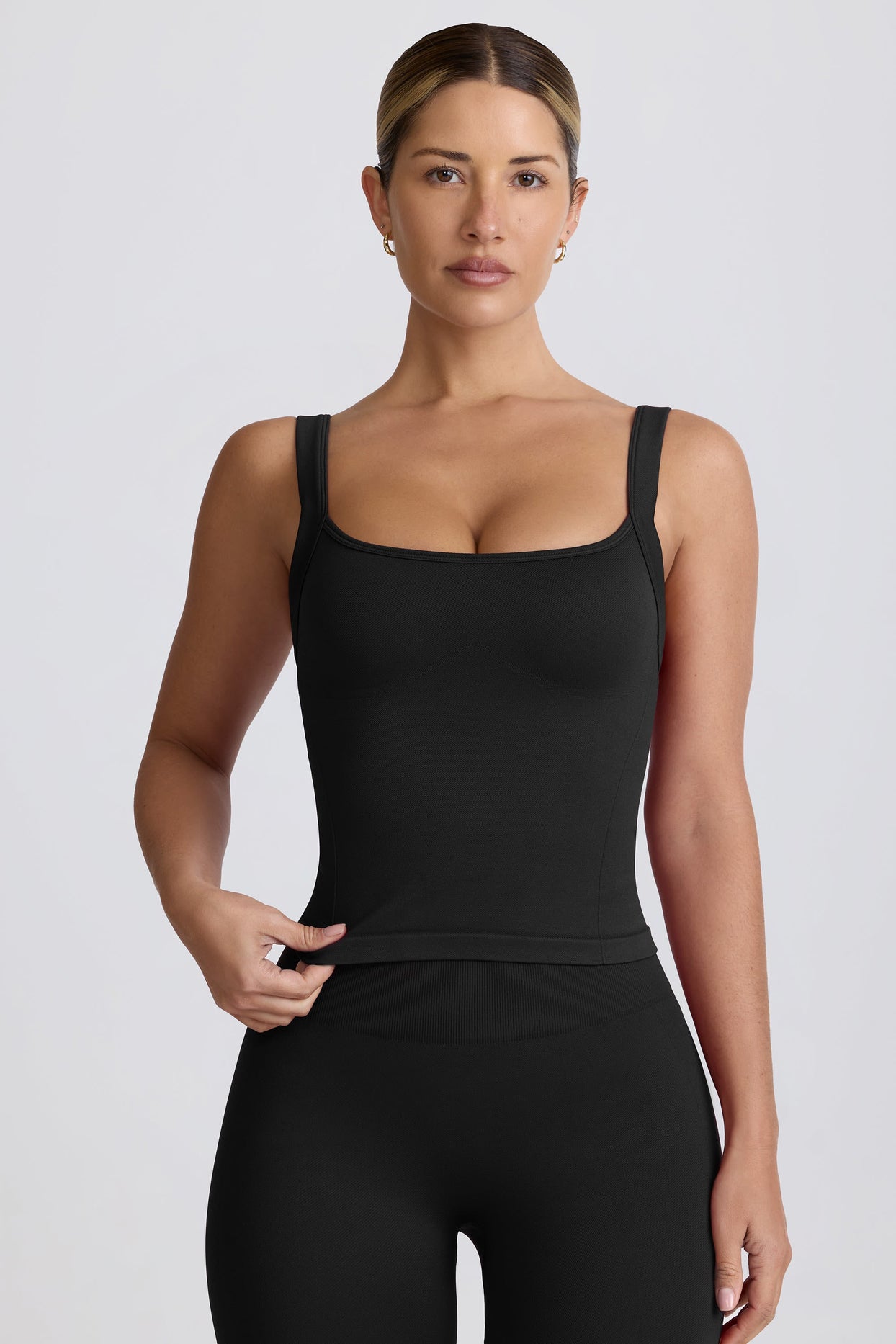 Super Sculpt Seamless Longline Tank Top in Black