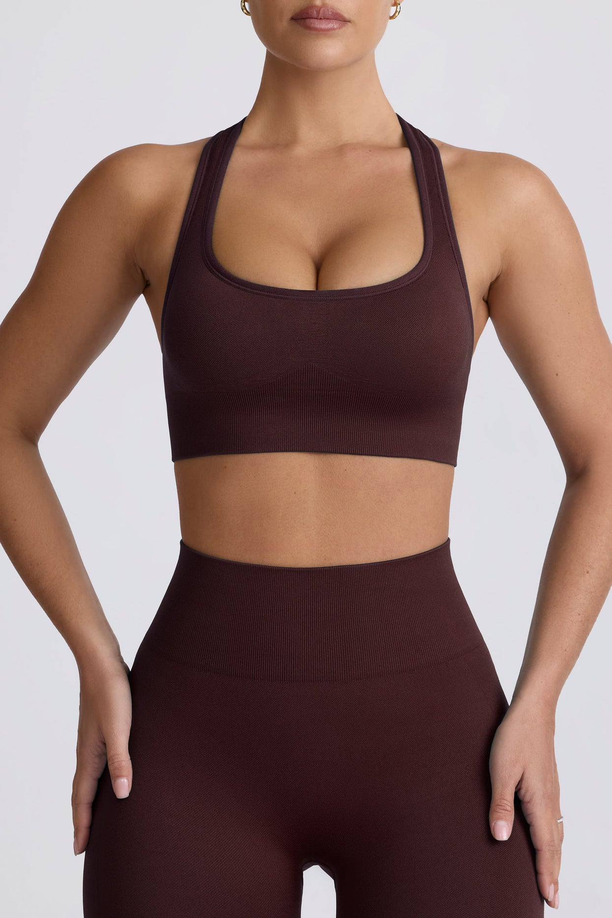 Super Sculpt Seamless T-Back Sports Bra in Chocolate