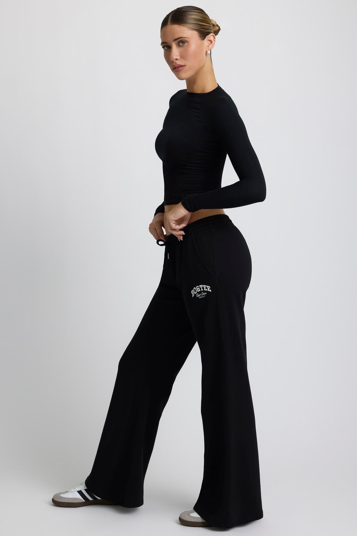 Low-Rise Wide-Leg Joggers in Black