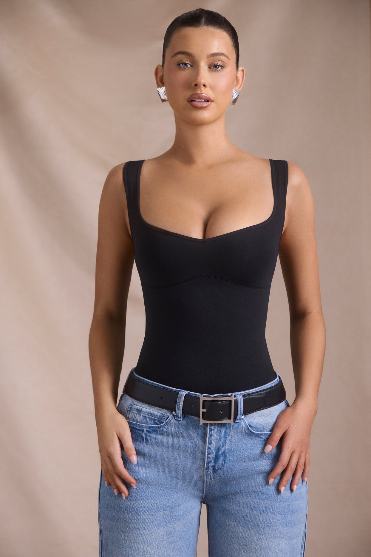 Seamless Sweetheart-Neck Bodysuit in Black