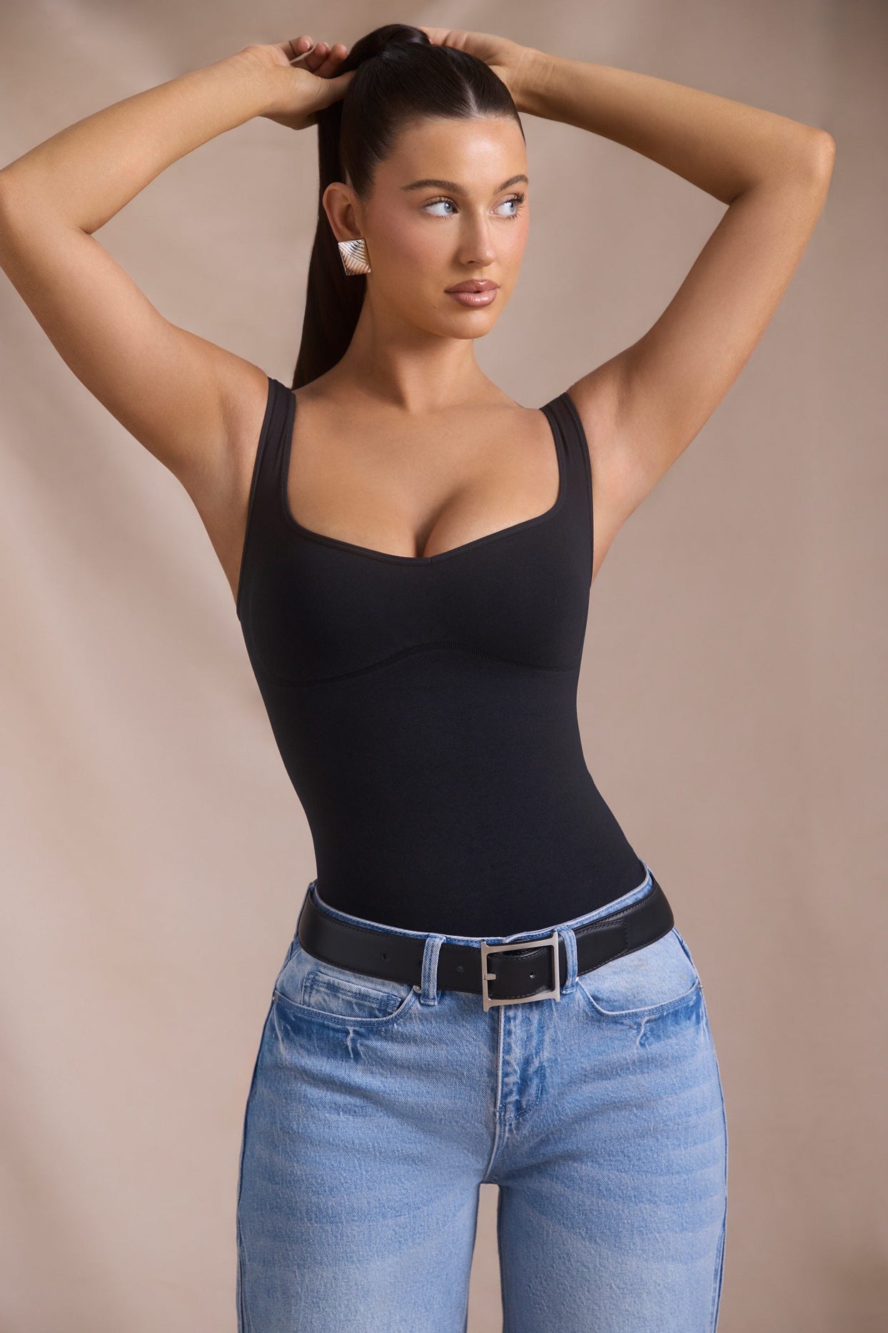 Seamless Sweetheart-Neck Bodysuit in Black