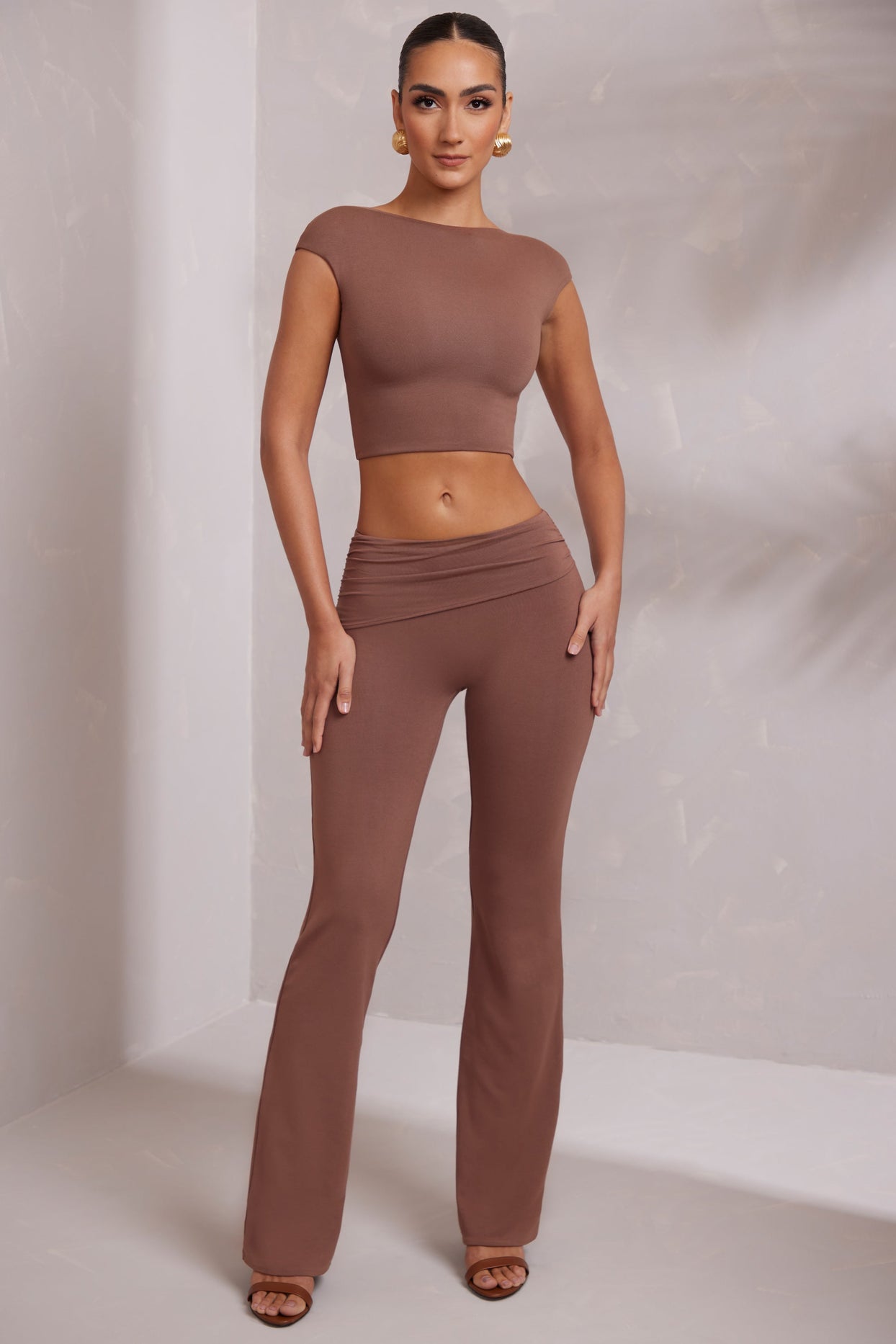 Mid Rise Straight Leg Trousers in Brown