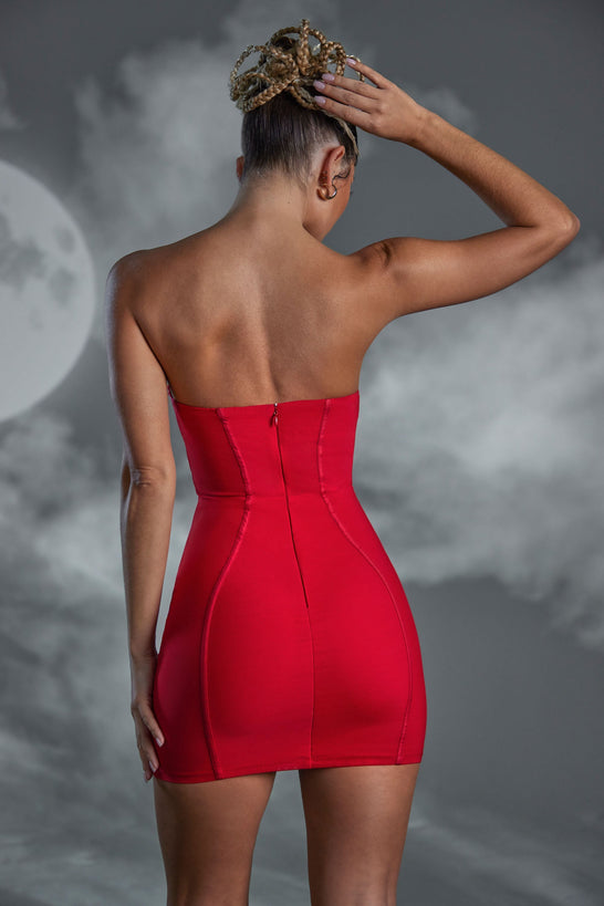 فستان قصير بأربطة باللون الاحمر